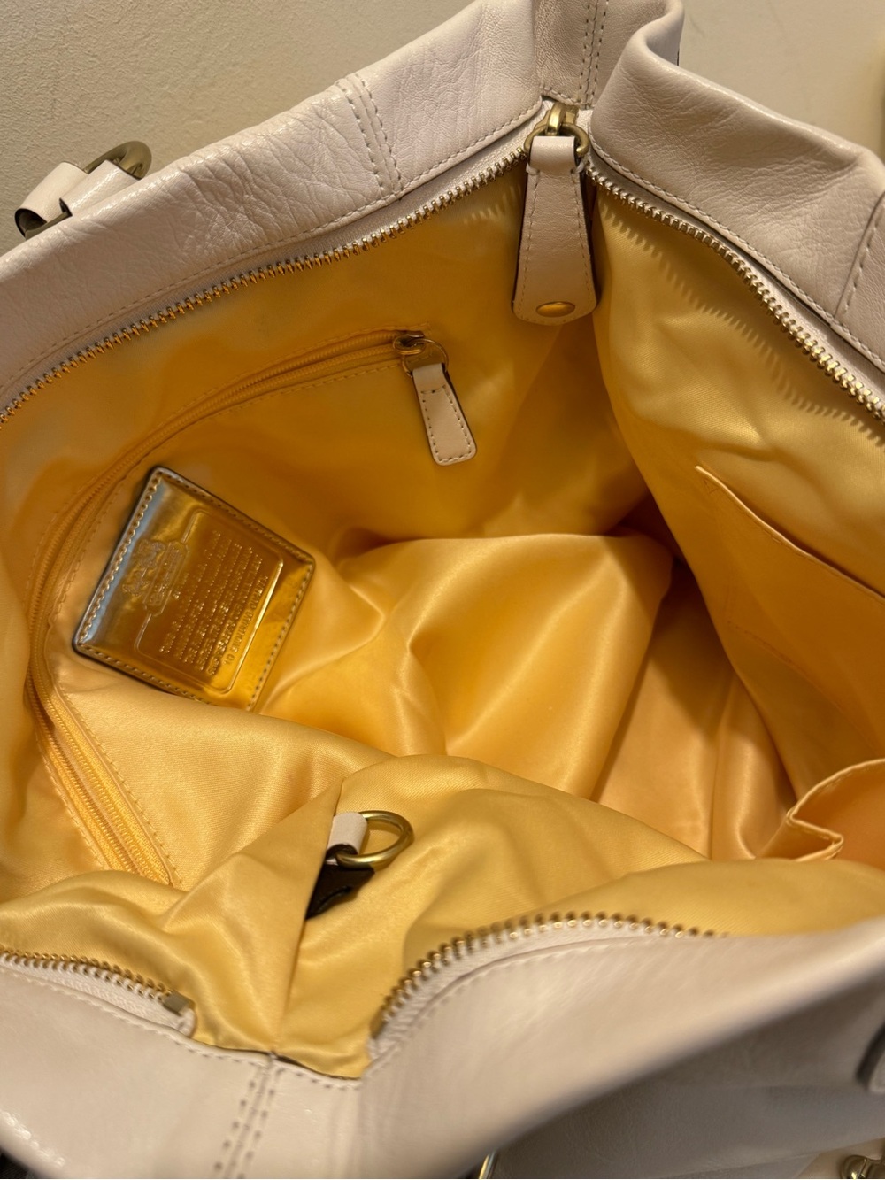 Vintage 2008 Coach Madison Julianne Cream Leather Crossbody Satchel Tote - MINT - Picture 13 of 16